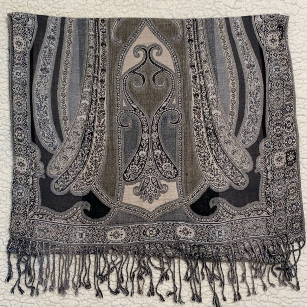 Neutral Pattern Fringe Scarf Wrap - Picture 7 of 7